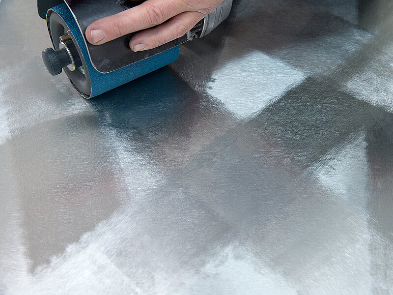 Ob Edelstahl gebürstet, geschliffen oder poliert - Arnold liefert Edelstahl-Designprodukte in jeder gewünschten Optik. 