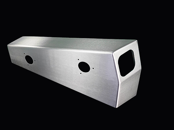 A good logistics concept protects stainless steel components on the way to the customer.