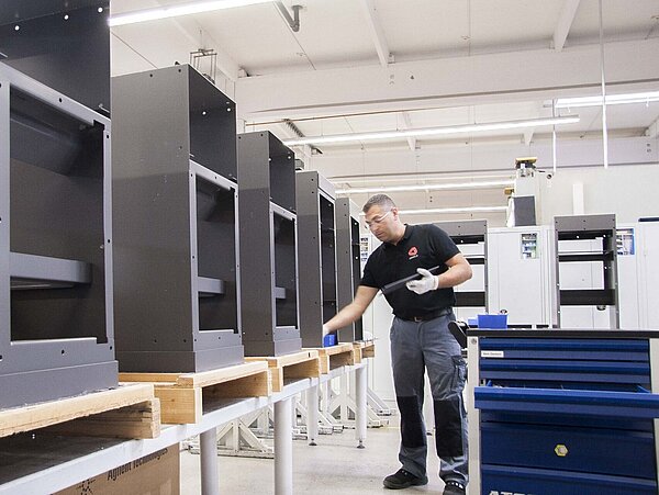 We will manufacture your industrial product and advise you from the design stage right up to your logistics concept.